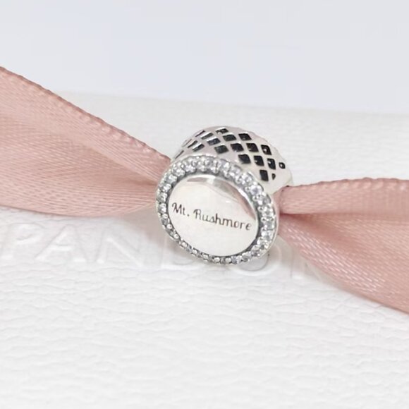 Pandora Mount Rushmore National Memorial Bead Charm Mt. Rushmore Exclusive Charm - Picture 6 of 6